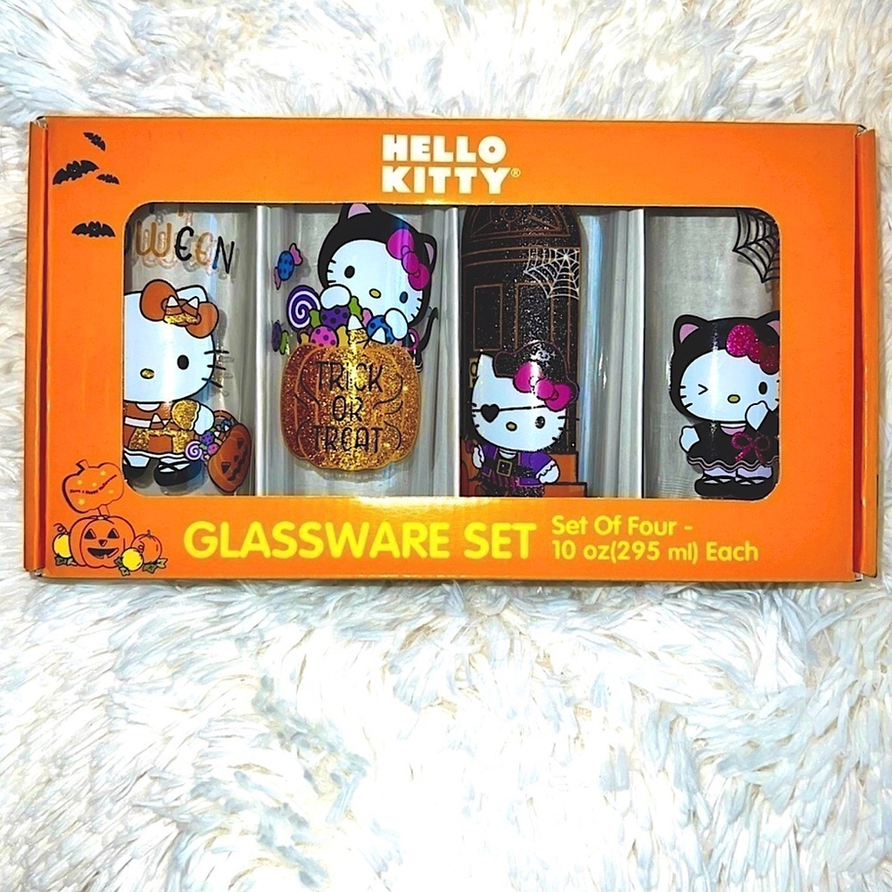 Hello kitty glassware set!